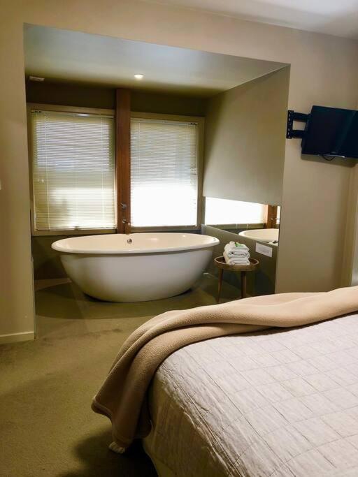 Hepburn Hideaway Villa ~ Hepburn / Daylesford Хепбёрн-Спрингс Экстерьер фото